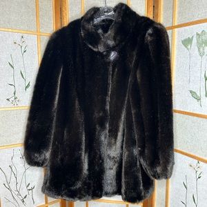 Vintage Style VI Ltd black faux fur ladies one button, 2 Hook closures large